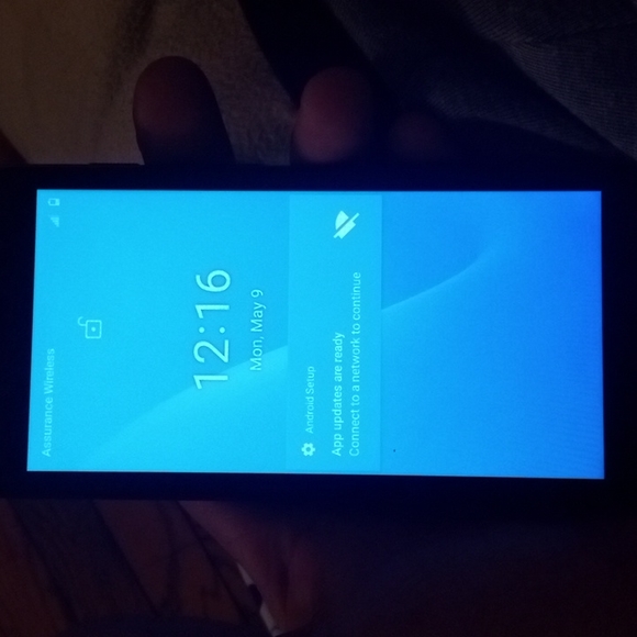 Cell phone. Umx. Model number u696cl. IMEI # 990018251562439 - Picture 4 of 5